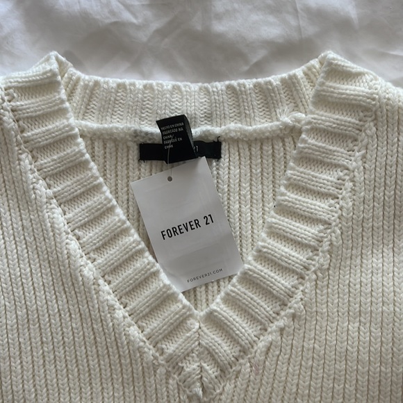 Forever 21 NWT S Cream Chunky Knit Sweater - Picture 2 of 3